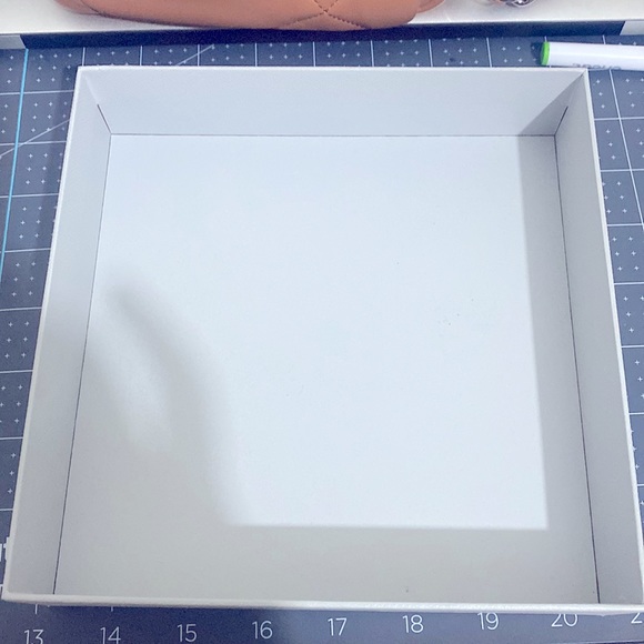 Tom Ford Box - Picture 2 of 4